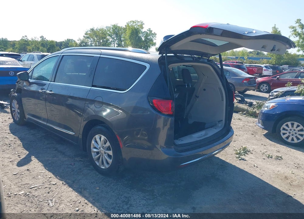 2018 CHRYSLER PACIFICA TOURING L VIN: 2C4RC1BG9JR275260