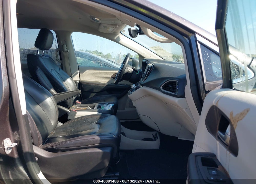 2018 CHRYSLER PACIFICA TOURING L VIN: 2C4RC1BG9JR275260