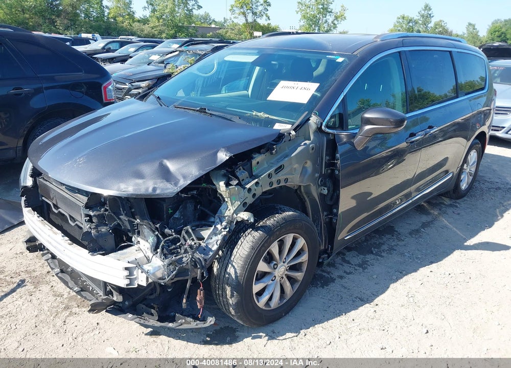 2018 CHRYSLER PACIFICA TOURING L VIN: 2C4RC1BG9JR275260