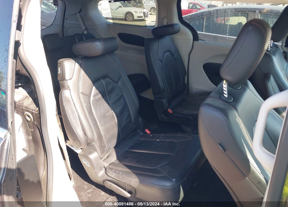 2018 CHRYSLER PACIFICA TOURING L VIN: 2C4RC1BG9JR275260