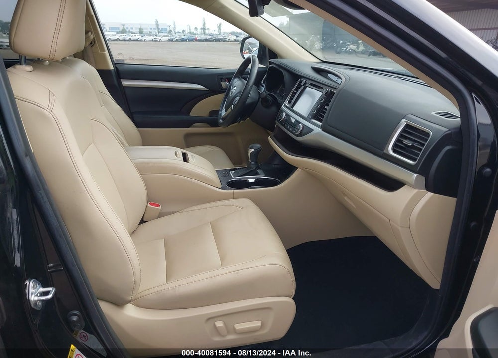2017 TOYOTA HIGHLANDER XLE VIN: 5TDKZRFH3HS518533