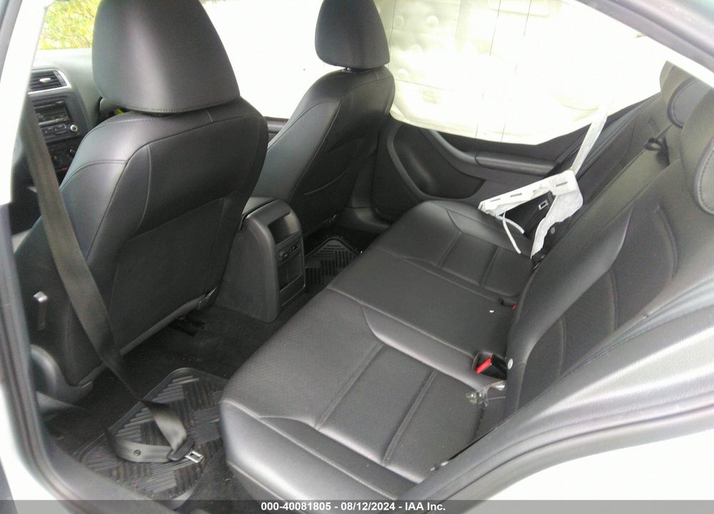 2014 VOLKSWAGEN JETTA 1.8T SE VIN: 3VWD17AJ8EM222768