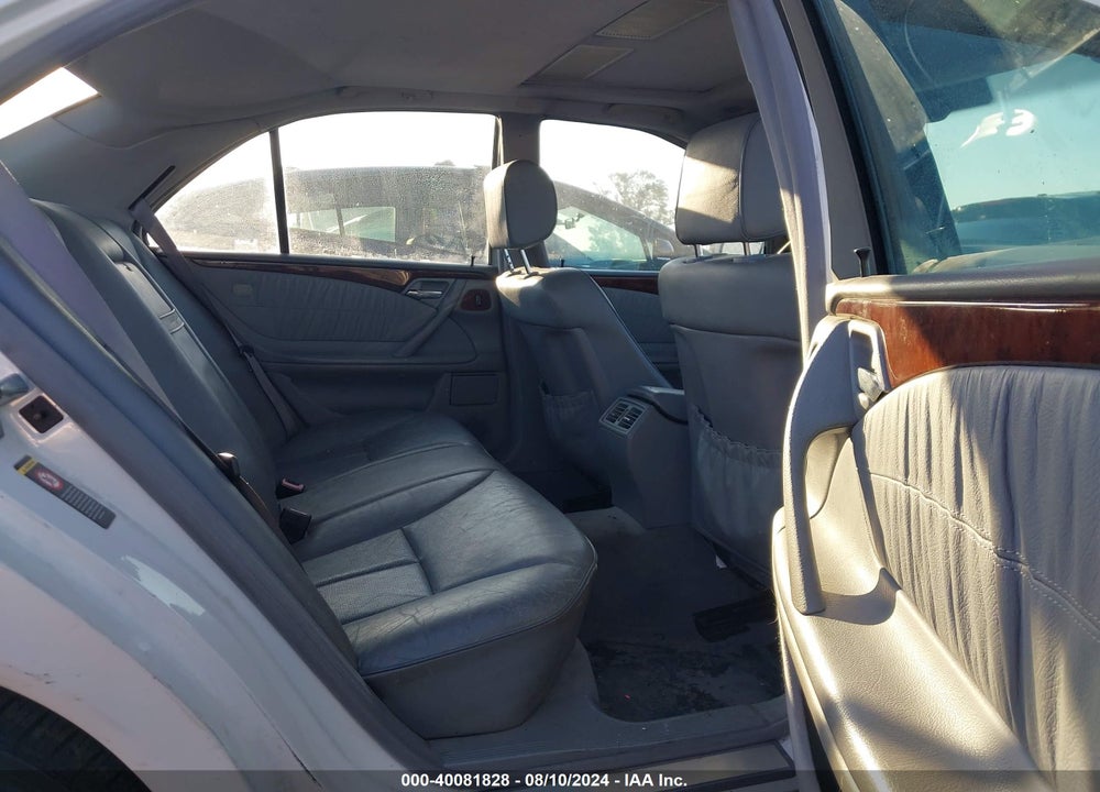 2000 MERCEDES-BENZ E 320 VIN: WDBJF65J5YB027345