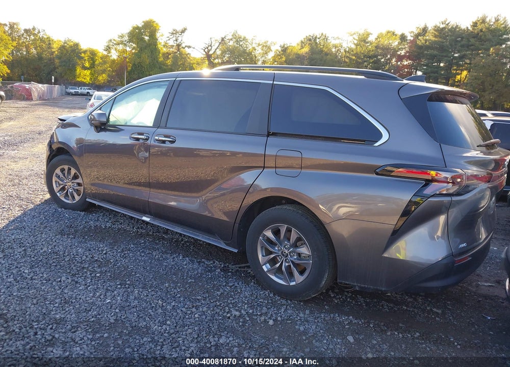 2024 TOYOTA SIENNA XLE VIN: 5TDJSKFC7RS113563