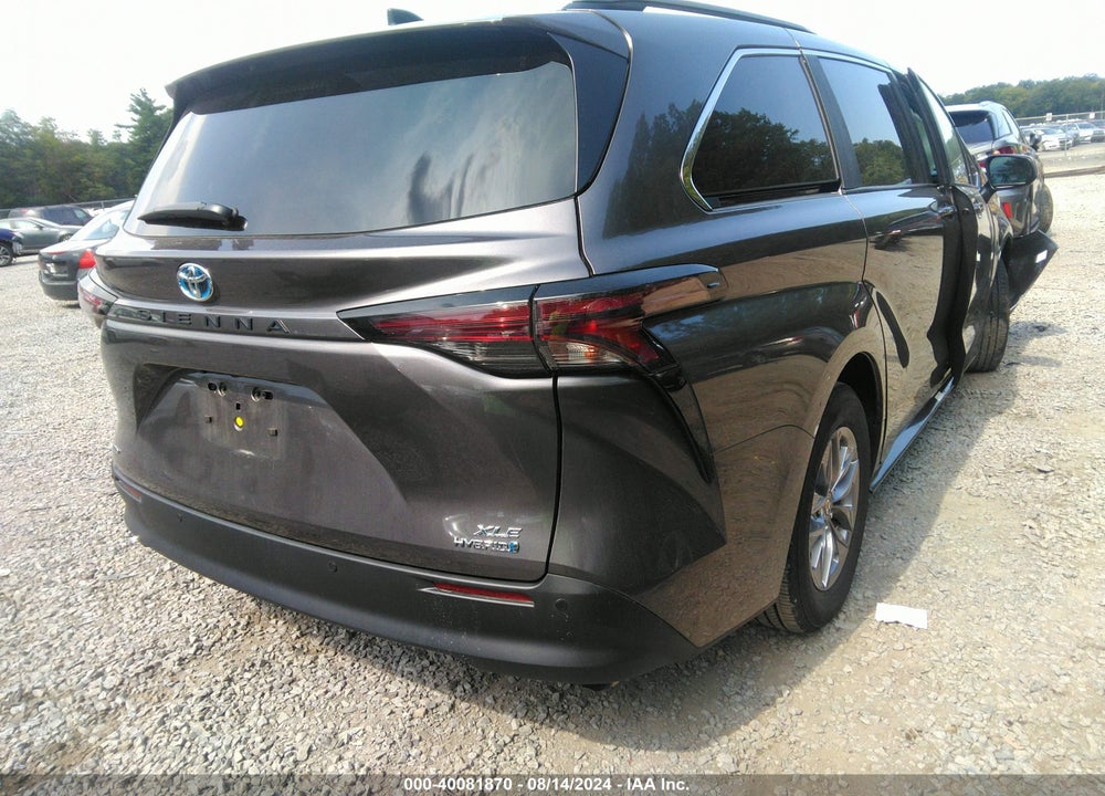 2024 TOYOTA SIENNA XLE VIN: 5TDJSKFC7RS113563