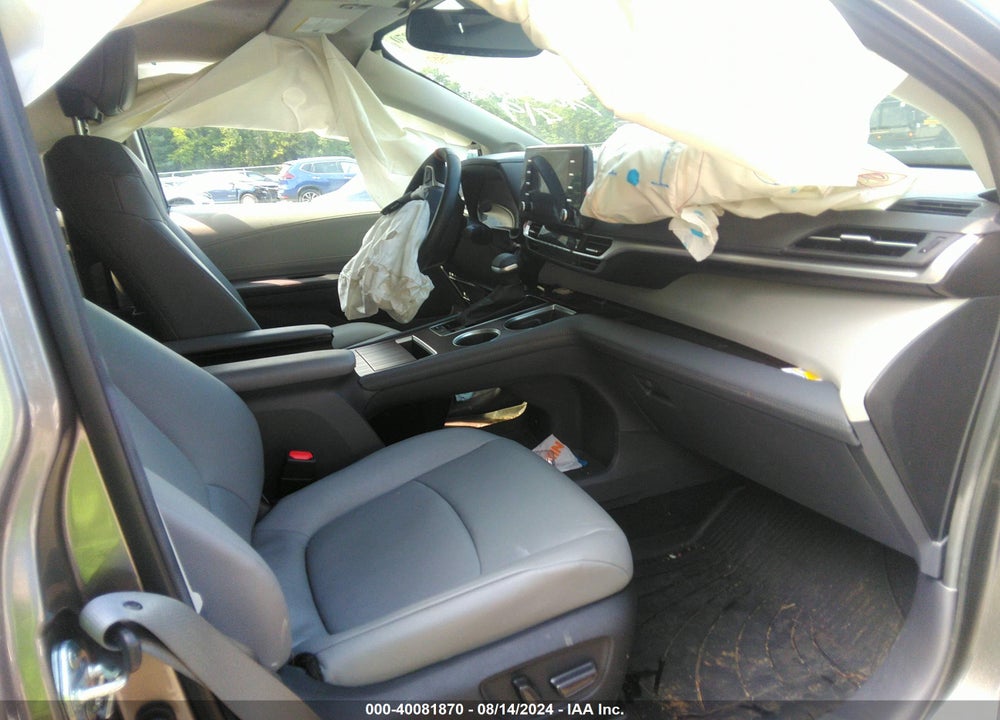2024 TOYOTA SIENNA XLE VIN: 5TDJSKFC7RS113563