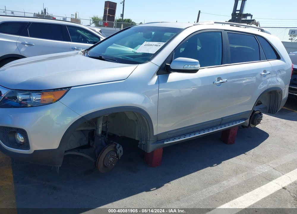 2011 KIA SORENTO VIN: 5XYKTDA16BG178376