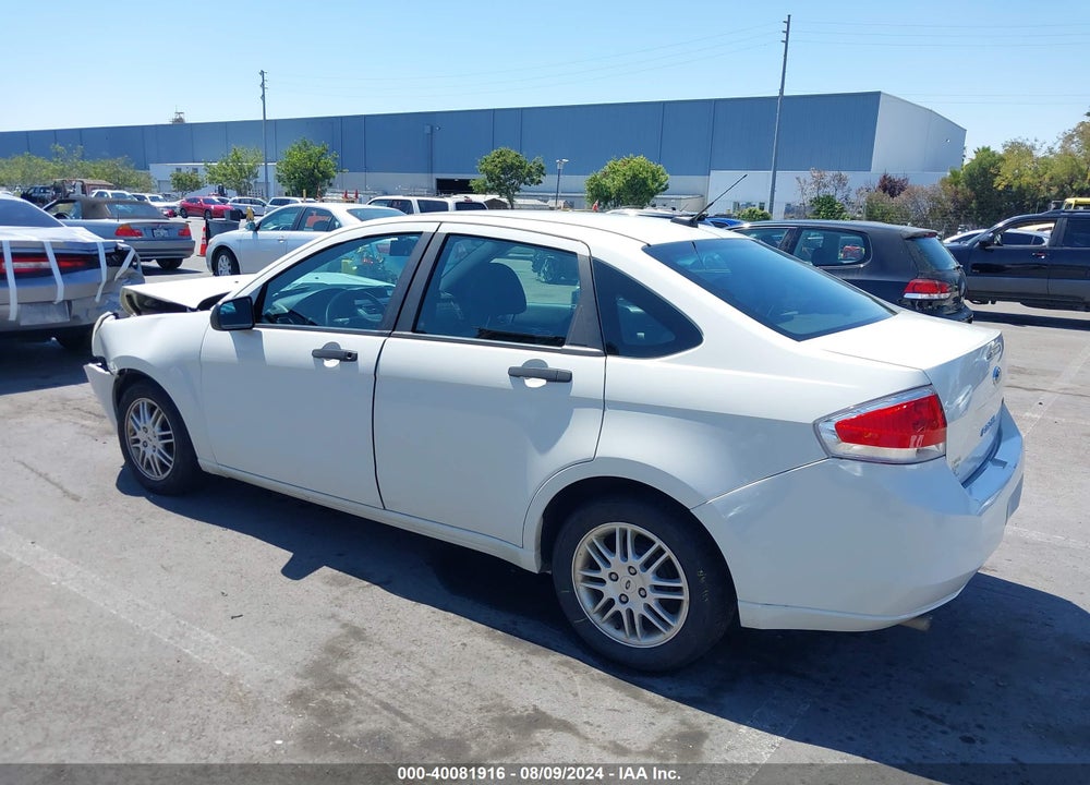 2011 FORD FOCUS SE VIN: 1FAHP3FNXBW198241