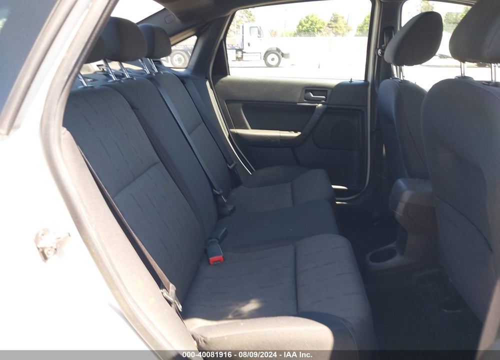 2011 FORD FOCUS SE VIN: 1FAHP3FNXBW198241