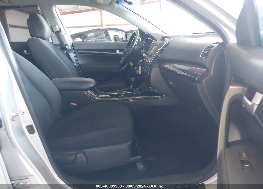 2014 KIA SORENTO LX VIN: 5XYKT4A60EG512224