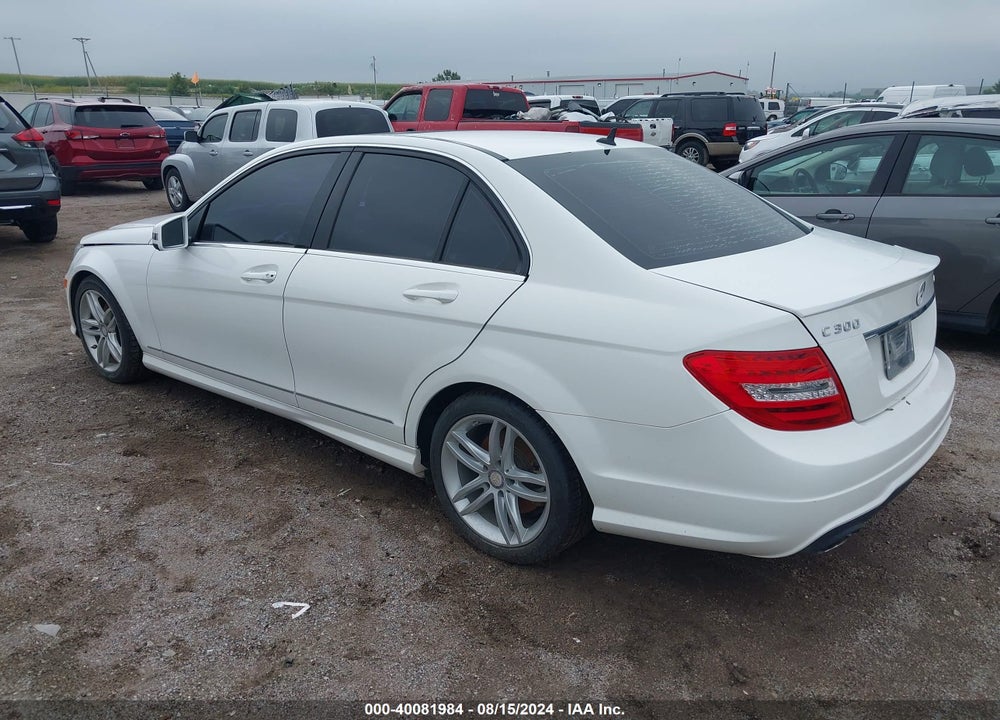 2013 MERCEDES-BENZ C 300 LUXURY 4MATIC/SPORT 4MATIC VIN: WDDGF8ABXDR269805