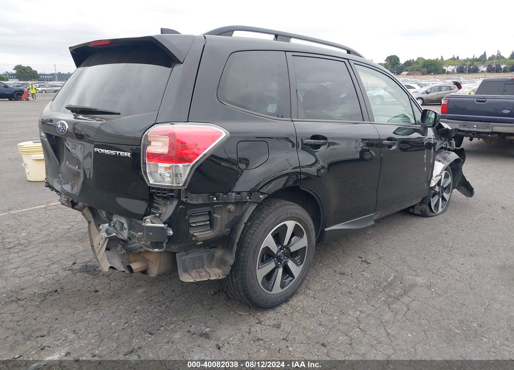 2018 SUBARU FORESTER 2.5I PREMIUM VIN: JF2SJAGC1JH537962