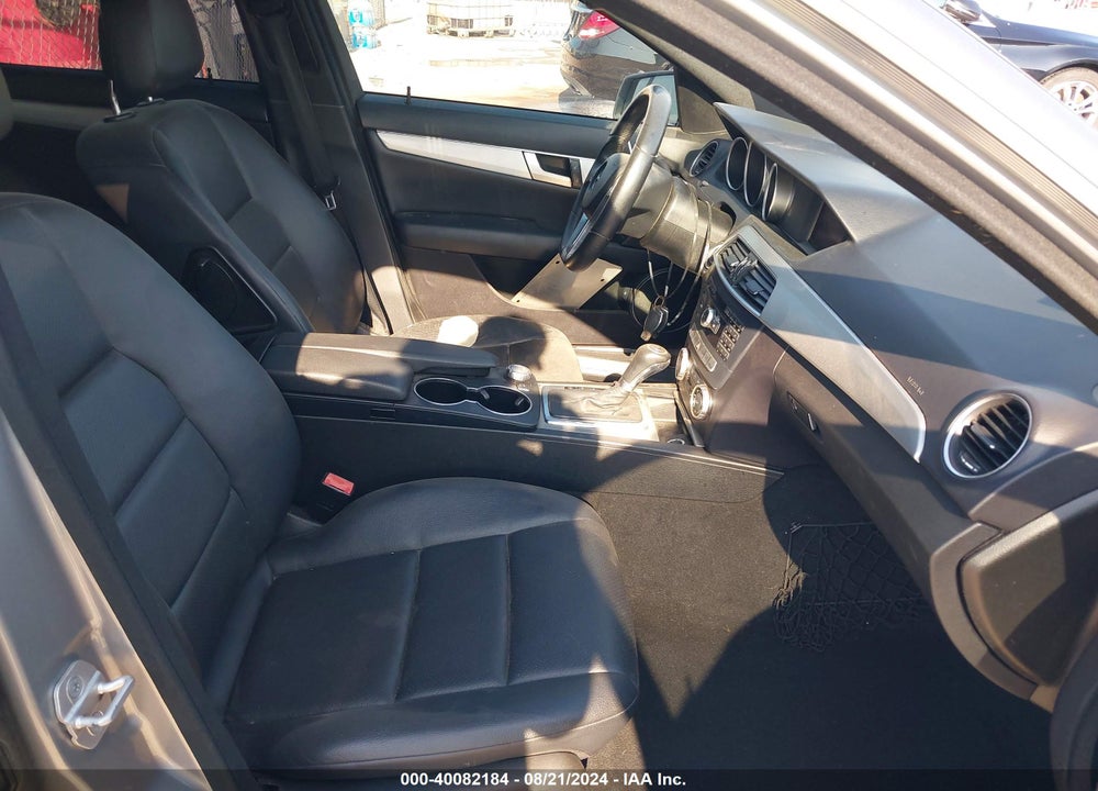 2012 MERCEDES-BENZ C 250 LUXURY/SPORT VIN: WDDGF4HBXCR235277