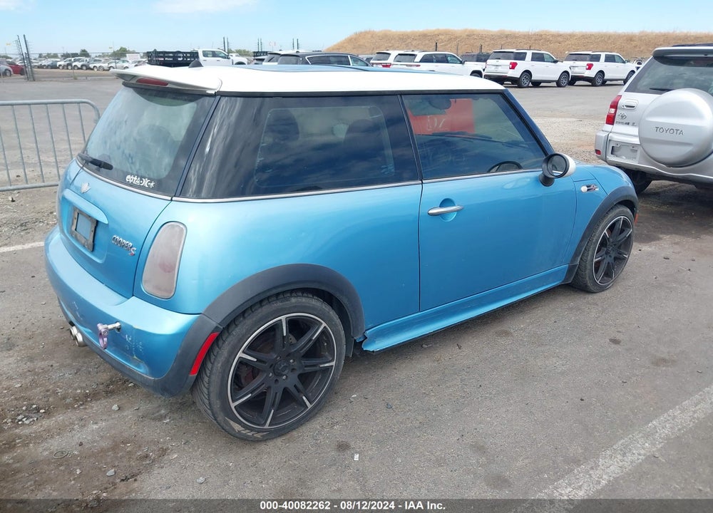 2003 MINI COOPER S VIN: WMWRE33403TD63409