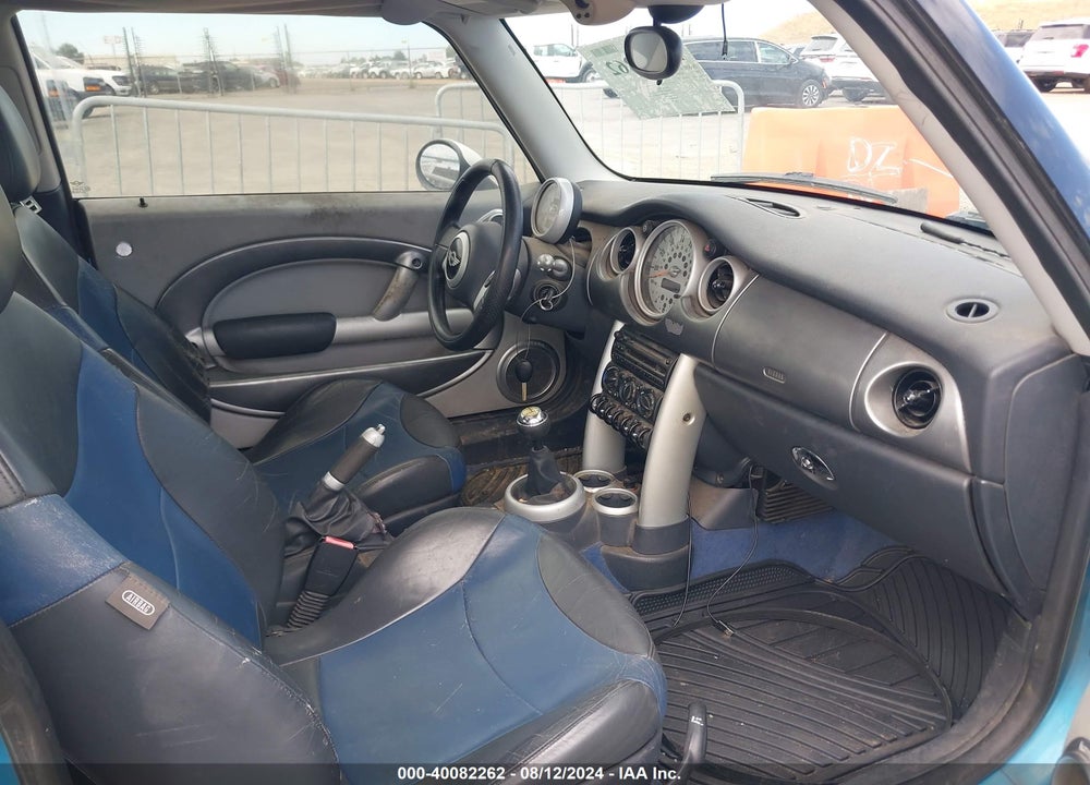 2003 MINI COOPER S VIN: WMWRE33403TD63409