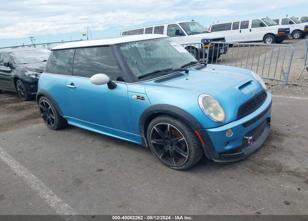 2003 MINI COOPER S VIN: WMWRE33403TD63409