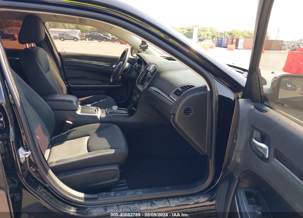 2020 CHRYSLER 300 TOURING VIN: 2C3CCAAG4LH209302