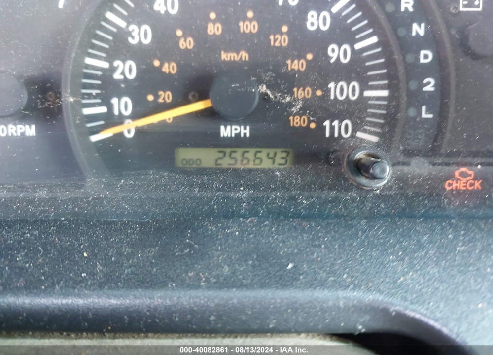 2000 TOYOTA TUNDRA SR5 V8 VIN: 5TBBT4415YS091150