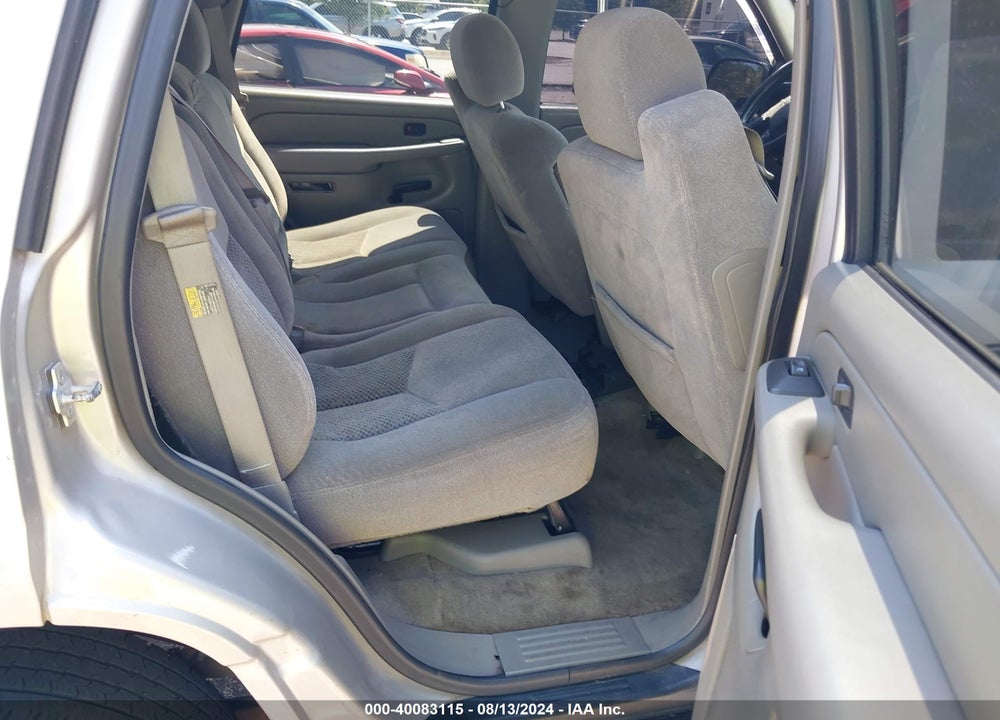 2005 CHEVROLET TAHOE LS VIN: 1GNEC13T75R275738