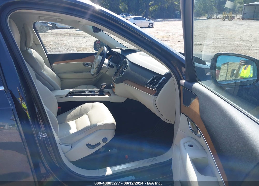 2021 VOLVO XC90 T6 MOMENTUM 7 PASSENGER VIN: YV4A22PK1M1727940