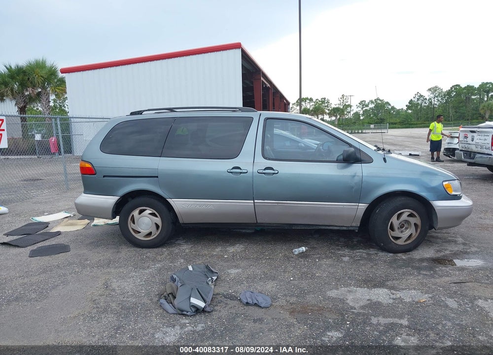 2000 TOYOTA SIENNA XLE VIN: 4T3ZF13C1YU205271