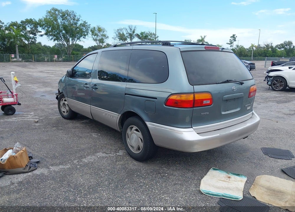 2000 TOYOTA SIENNA XLE VIN: 4T3ZF13C1YU205271