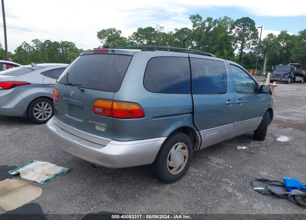 2000 TOYOTA SIENNA XLE VIN: 4T3ZF13C1YU205271