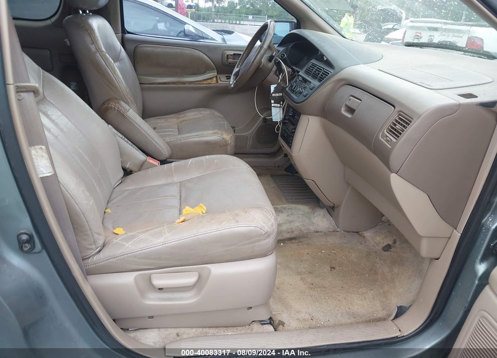 2000 TOYOTA SIENNA XLE VIN: 4T3ZF13C1YU205271