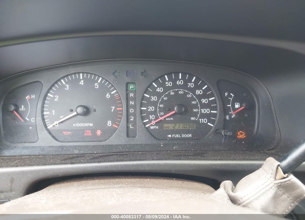 2000 TOYOTA SIENNA XLE VIN: 4T3ZF13C1YU205271