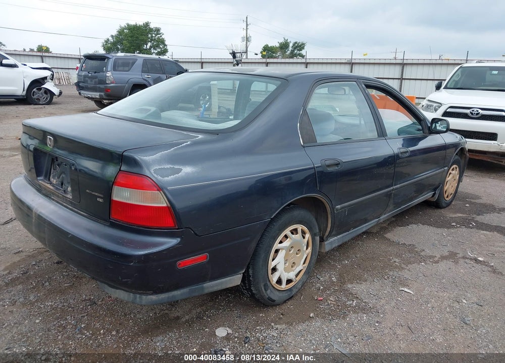 1994 HONDA ACCORD DX VIN: 1HGCD5527RA042098