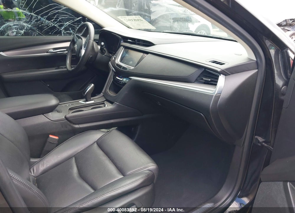 2017 CADILLAC XT5 LUXURY VIN: 1GYKNDRS0HZ143196