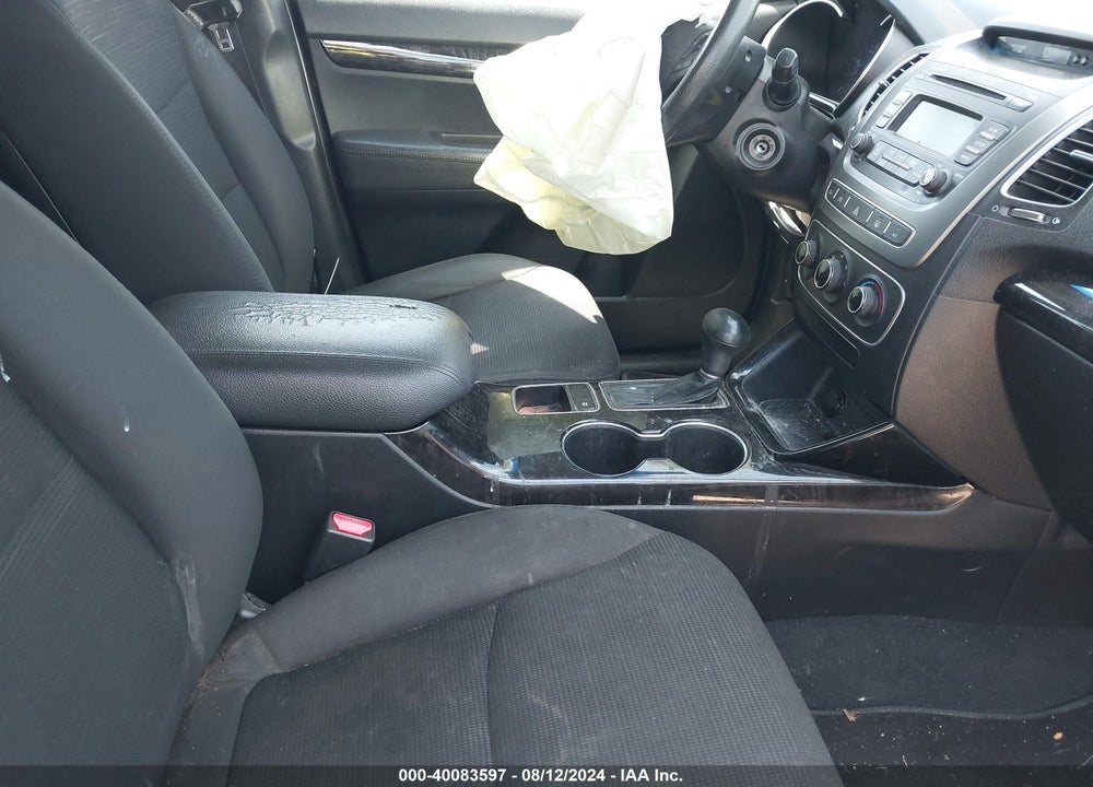 2014 KIA SORENTO VIN: 5XYKT4A65EG425922