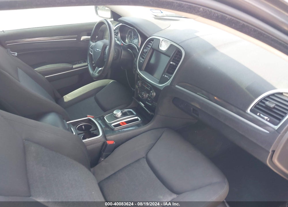 2020 CHRYSLER 300 TOURING VIN: 2C3CCAAG5LH233513
