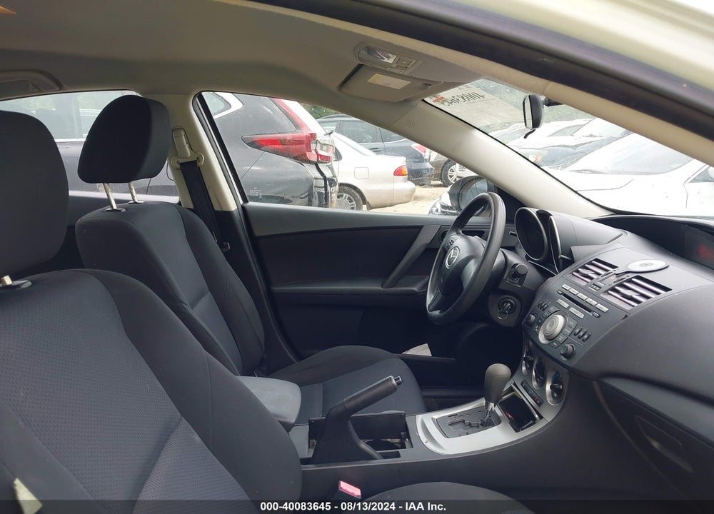 2011 MAZDA 3 I SPORT VIN: JM1BL1UF7B1467210