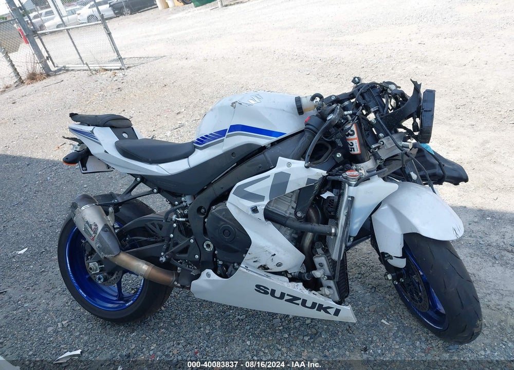 2018 SUZUKI GSX-R1000 VIN: JS1DM11B8J2100035