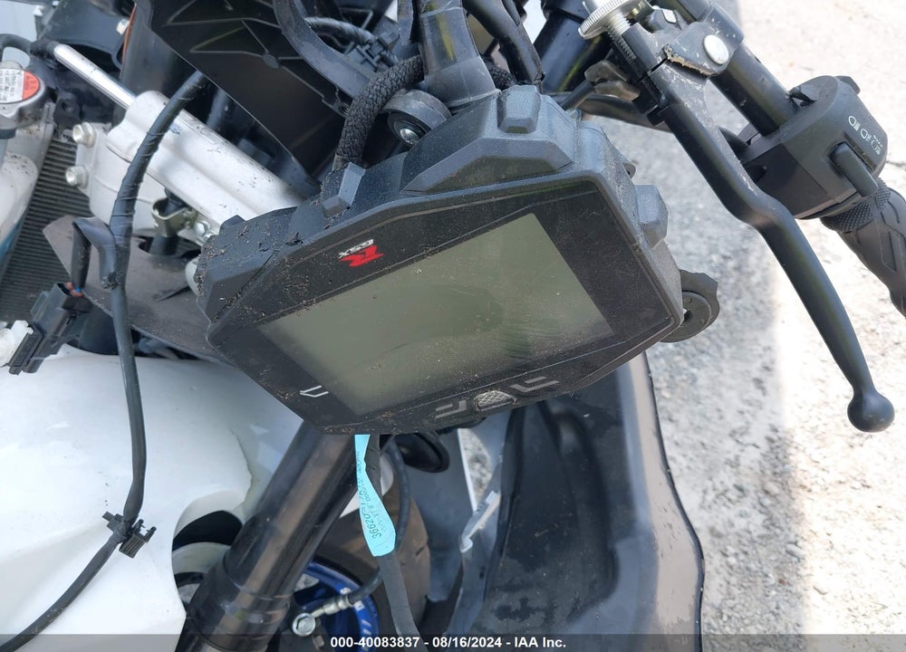 2018 SUZUKI GSX-R1000 VIN: JS1DM11B8J2100035