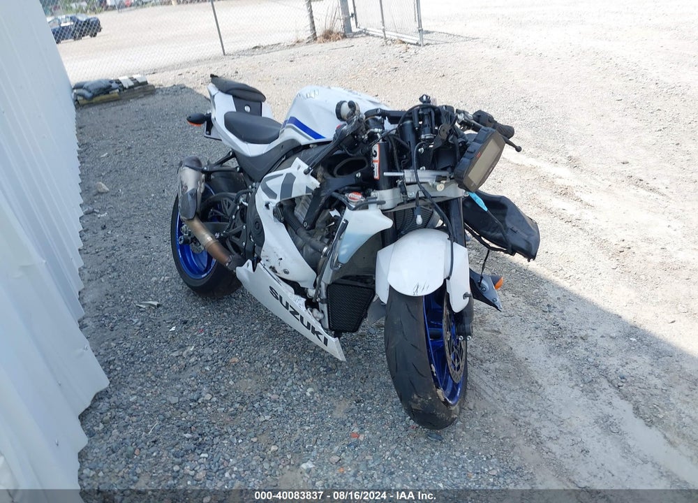 2018 SUZUKI GSX-R1000 VIN: JS1DM11B8J2100035