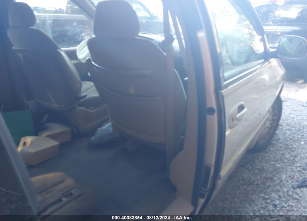 1998 CHRYSLER TOWN & COUNTRY VIN: 1C4GP54G9WB551751