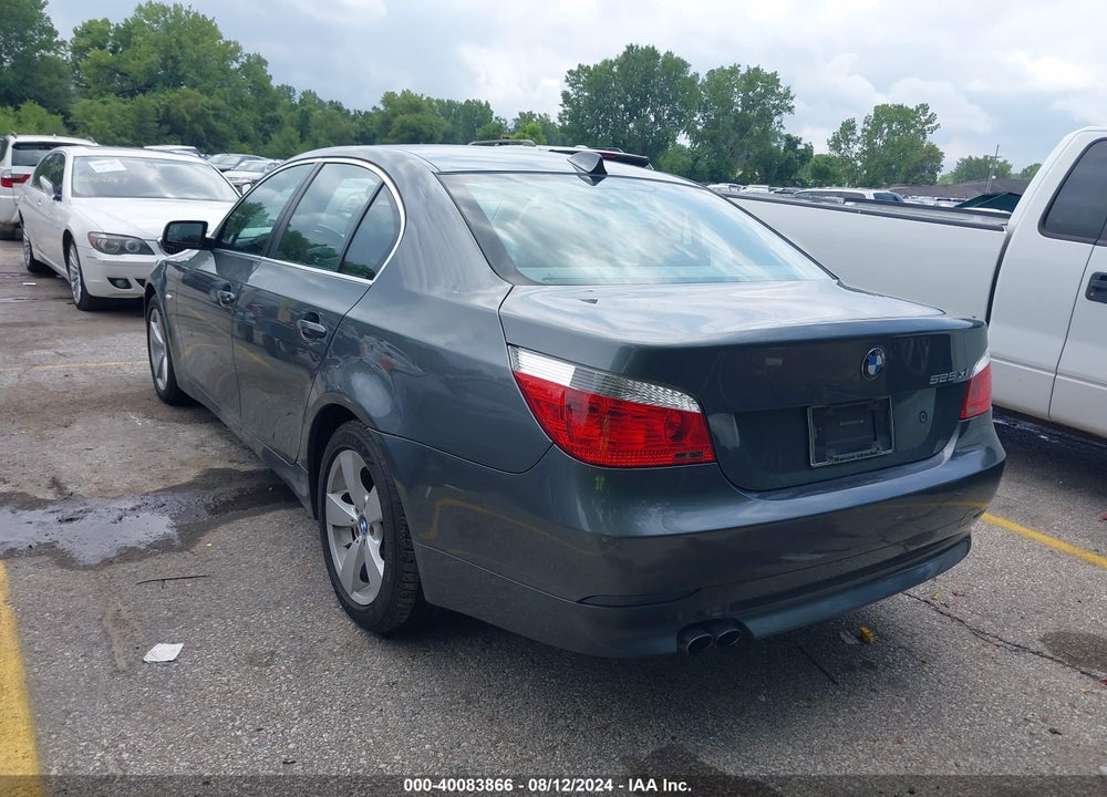 2007 BMW 525XI VIN: WBANF33557CW70923