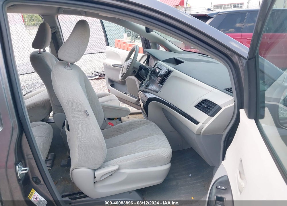 2013 TOYOTA SIENNA VIN: 5TDKK3DCXDS400482
