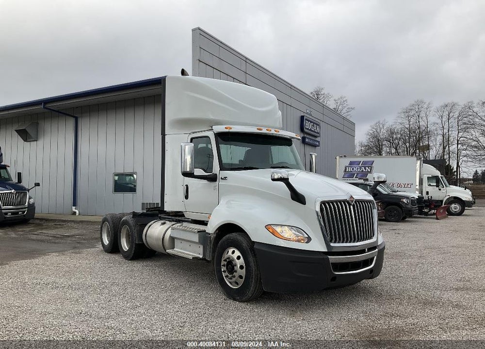 2018 INTERNATIONAL LT VIN: 3HSDZAPR1JN421310