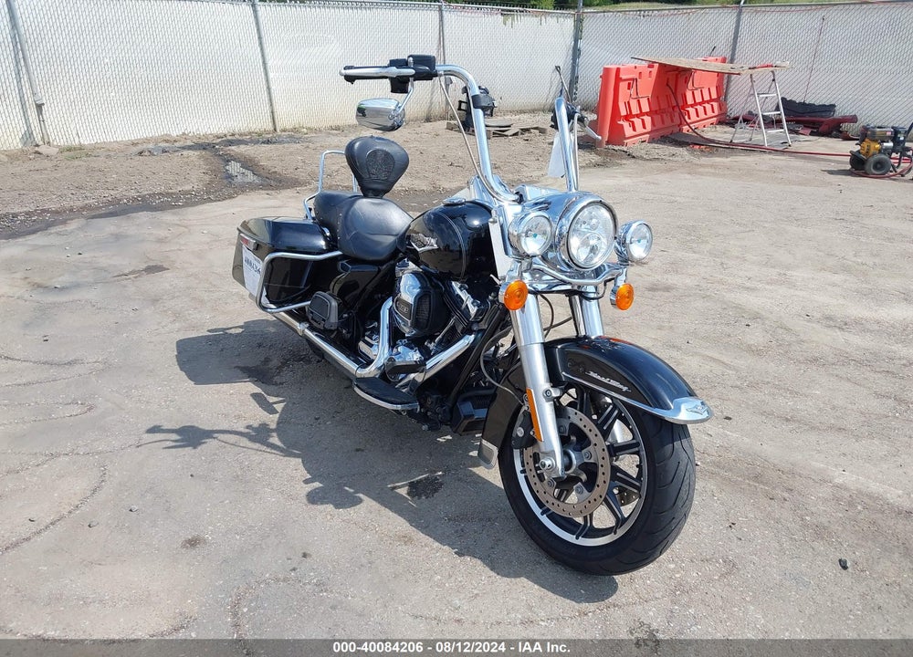 2016 HARLEY-DAVIDSON FLHR ROAD KING VIN: 1HD1FBM19GB620683