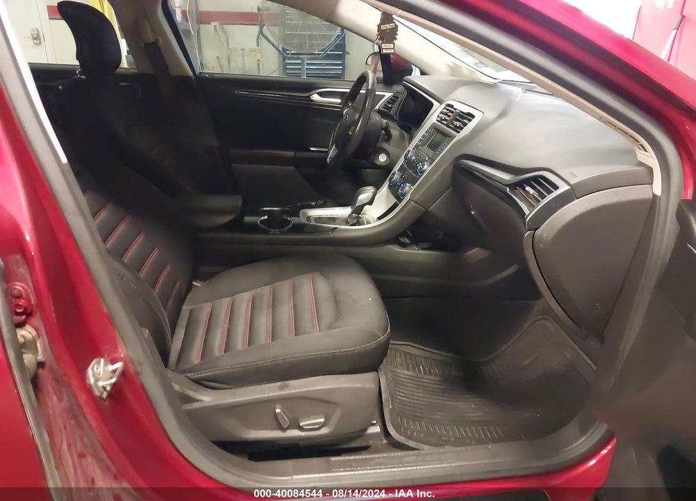 2015 FORD FUSION SE VIN: 3FA6P0H74FR136752