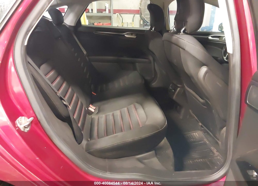 2015 FORD FUSION SE VIN: 3FA6P0H74FR136752