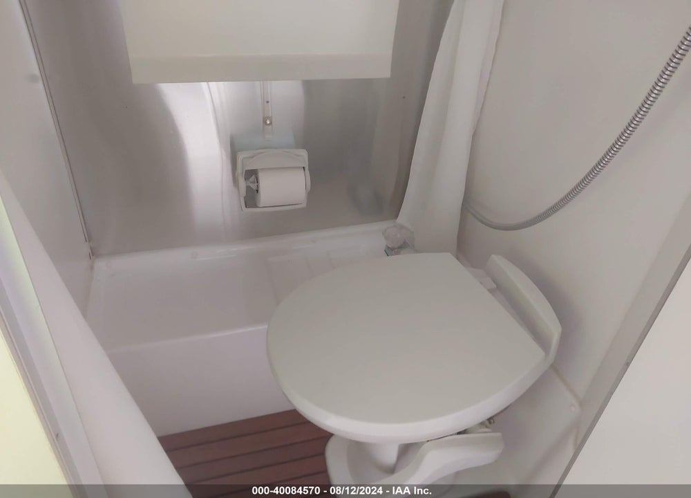 2021 AIRSTREAM BAMBI 16RB VIN: 1STHMAC13MJ556144