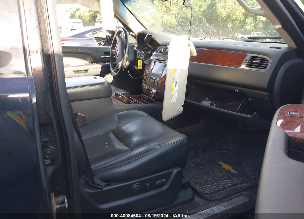 2009 CHEVROLET TAHOE LTZ VIN: 1GNFK33099J125160
