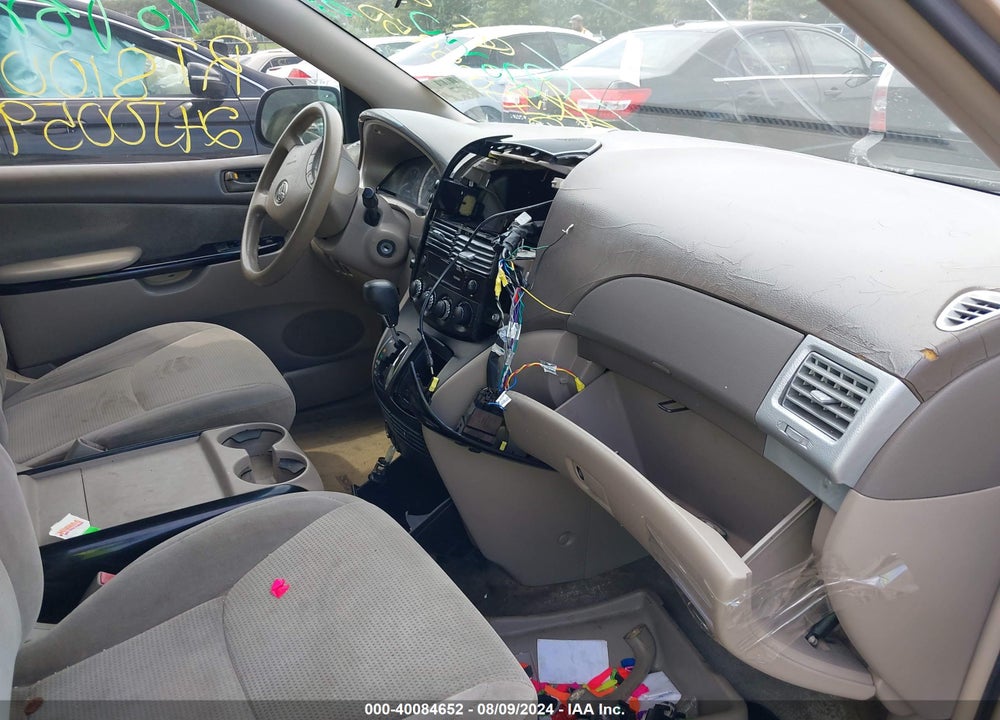 2004 TOYOTA SIENNA LE VIN: 5TDZA23C34S128211