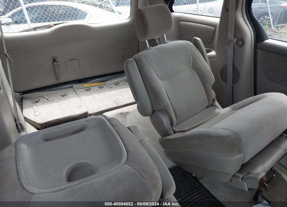 2004 TOYOTA SIENNA LE VIN: 5TDZA23C34S128211