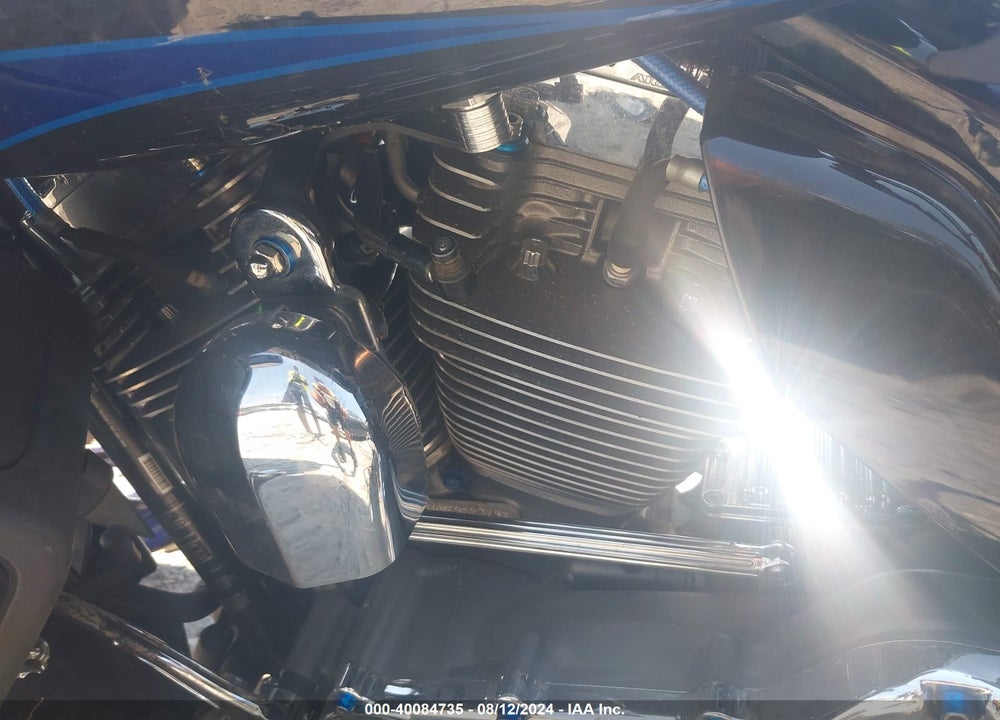 2015 HARLEY-DAVIDSON FLTRUSE CVO ROAD GLIDE VIN: 1HD1TAN18FB958379
