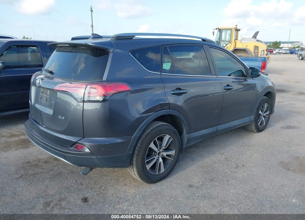 2018 TOYOTA RAV4 XLE VIN: 2T3WFREV1JW425905